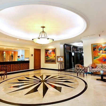 Oxford Suites Makati Makati City Exteriér fotografie