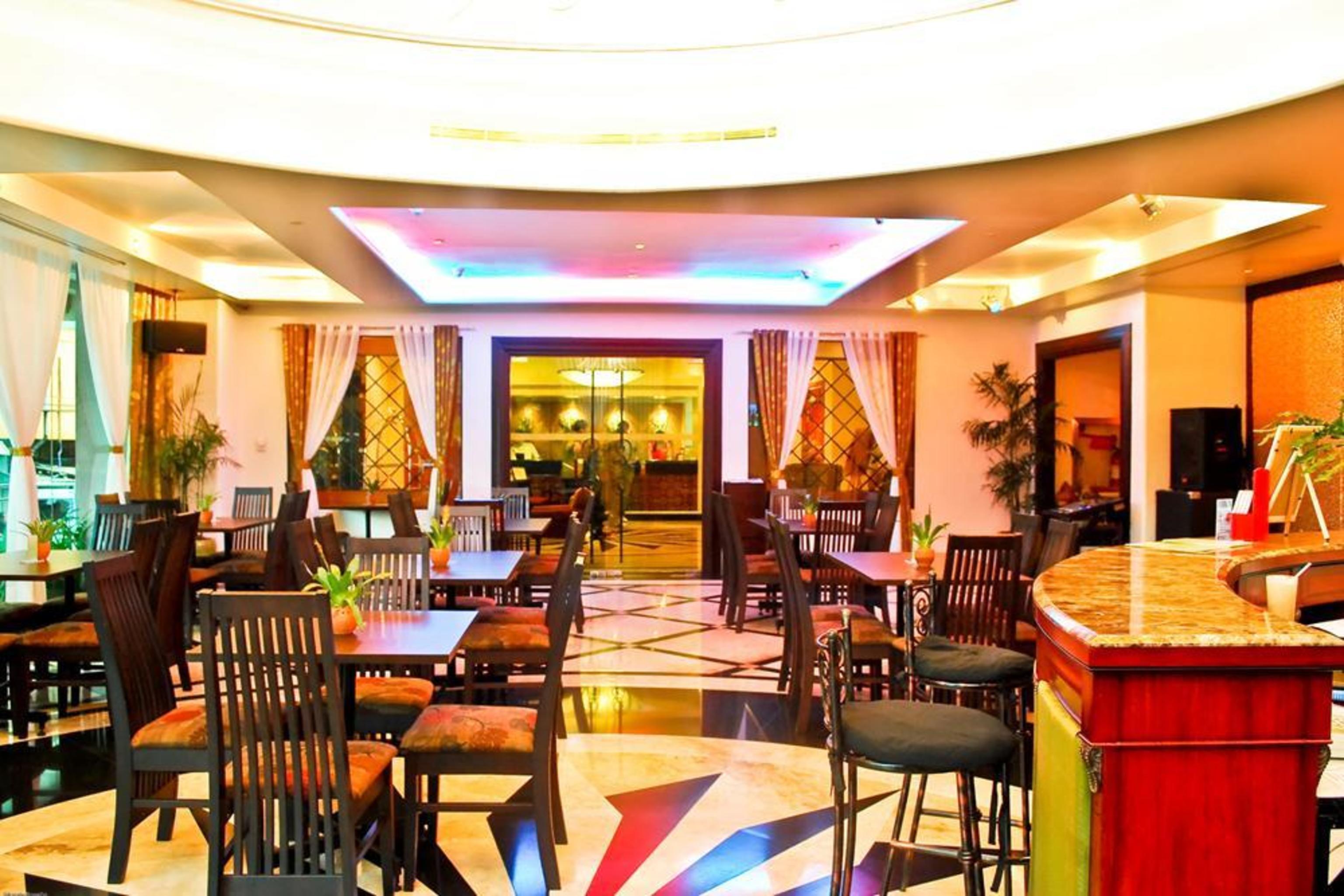 Oxford Suites Makati Makati City Exteriér fotografie
